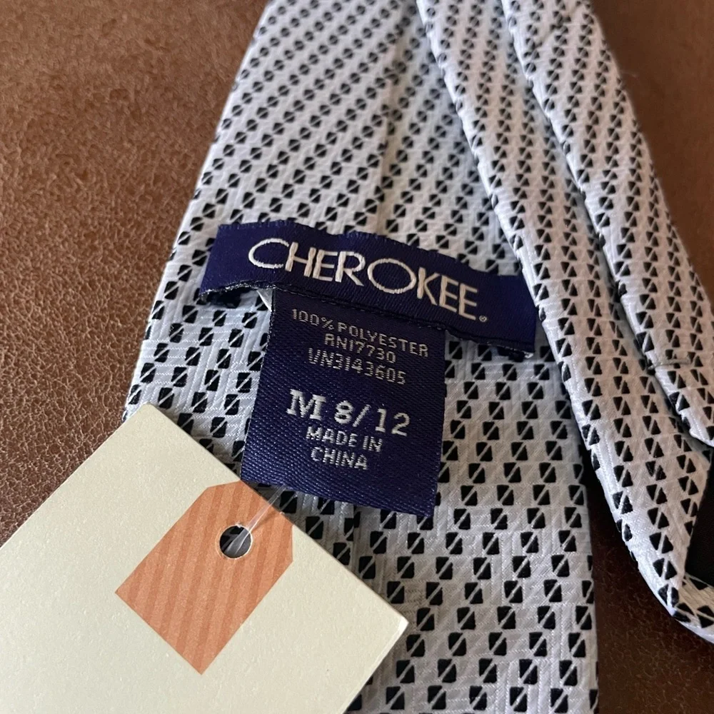 Boys clip on neck tie Black and white Patterned size 8-10 dressy formal church